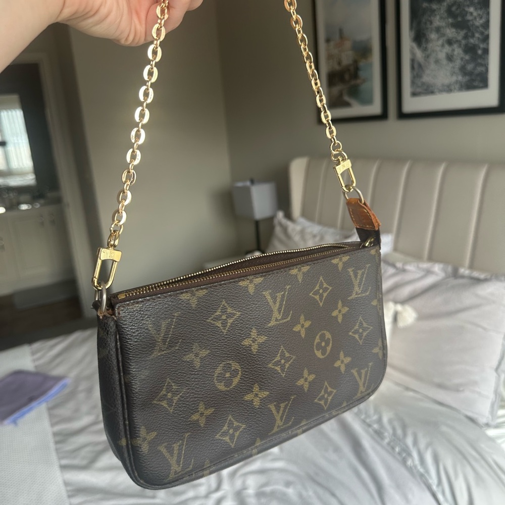 Louis Vuitton Monogram Brown Shoulder Bag - Picture 10 of 10